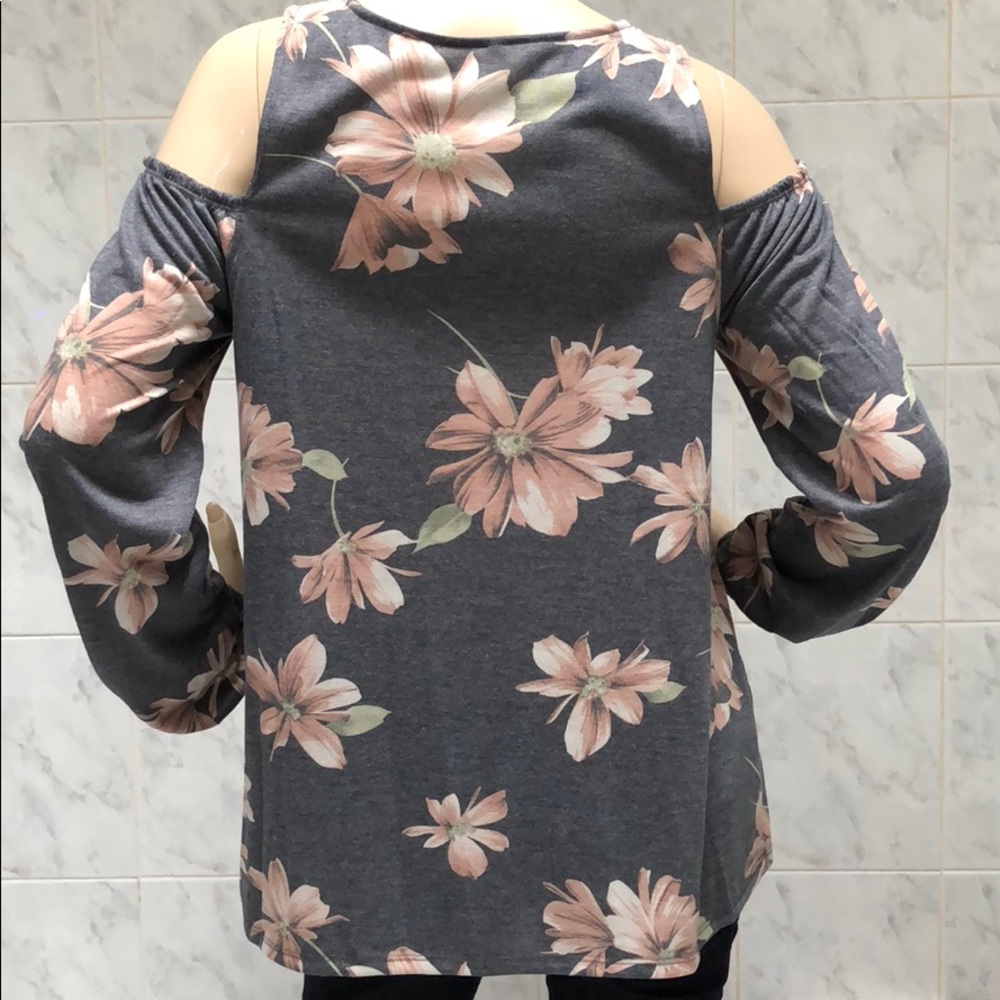 GRAY FLORAL TOP - Picture 6 of 8